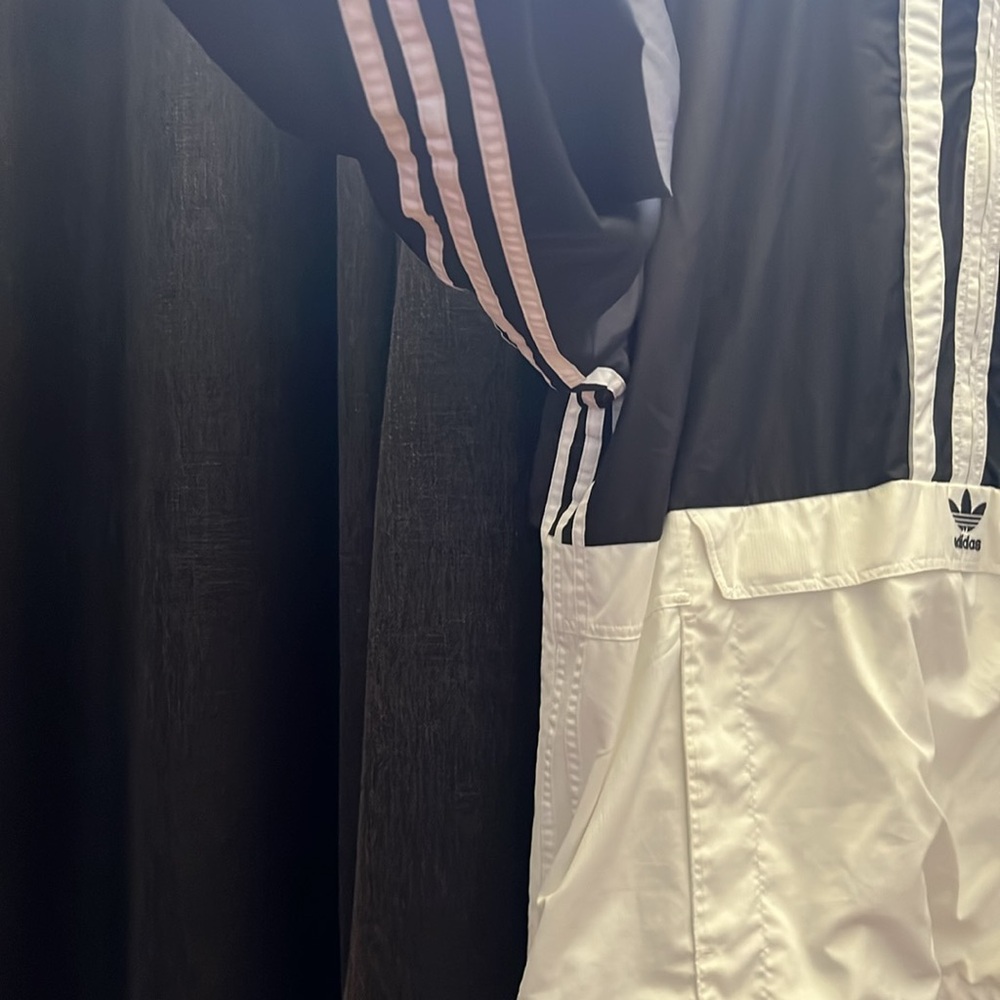 Men’s Adidas lightweight jacket - Picture 2 of 4